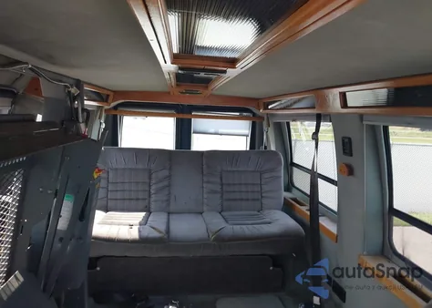 1995 Ford Econoline E150 Van z USA, uszkodzony, nr VIN 1FDEE14N2SHA34377